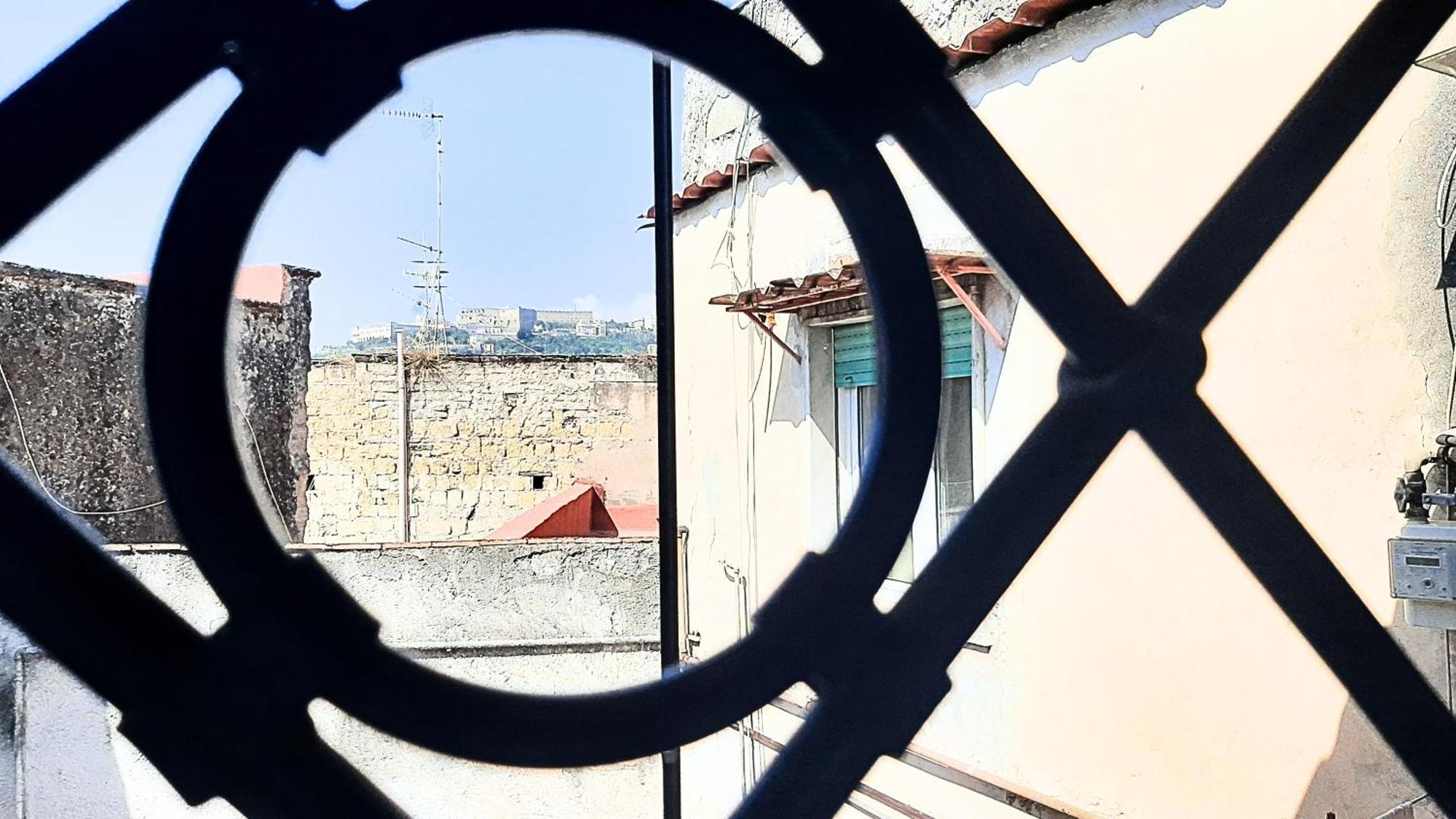 La Stanza Di Daria - Un Nido Silenzioso Nel Cuore Del Centro Storico Naples Luaran gambar